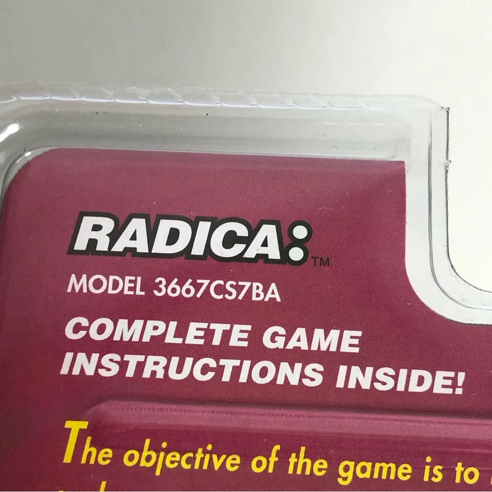 Radica Electronic Pinochle Handheld Game Travel 3667 CS7BA Gaming Hand